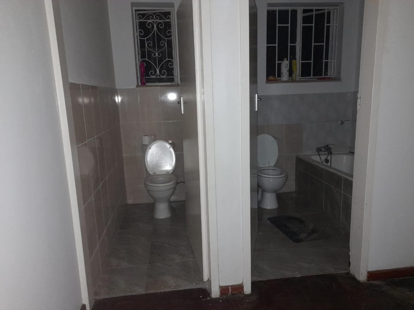 608889_WhatsApp